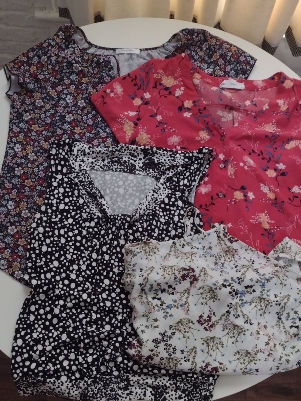 Set Bundle Of 4 Women’s Floral and Polka Dot Mixed Tops - Assorted Colors Size S